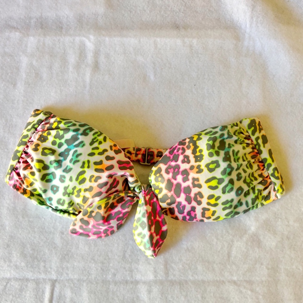 VS Pink • Bright Leopard Strapless Bikini Top